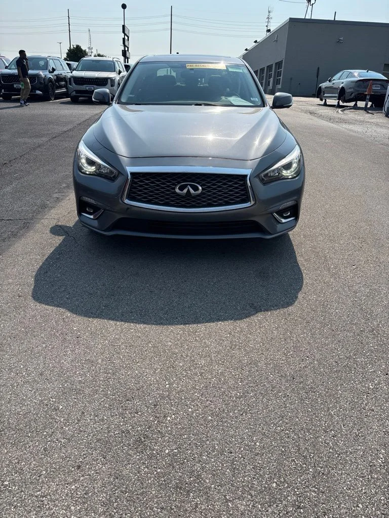 Used 2021 Graphite Shadow INFINITI 3.0t LUXE image 2