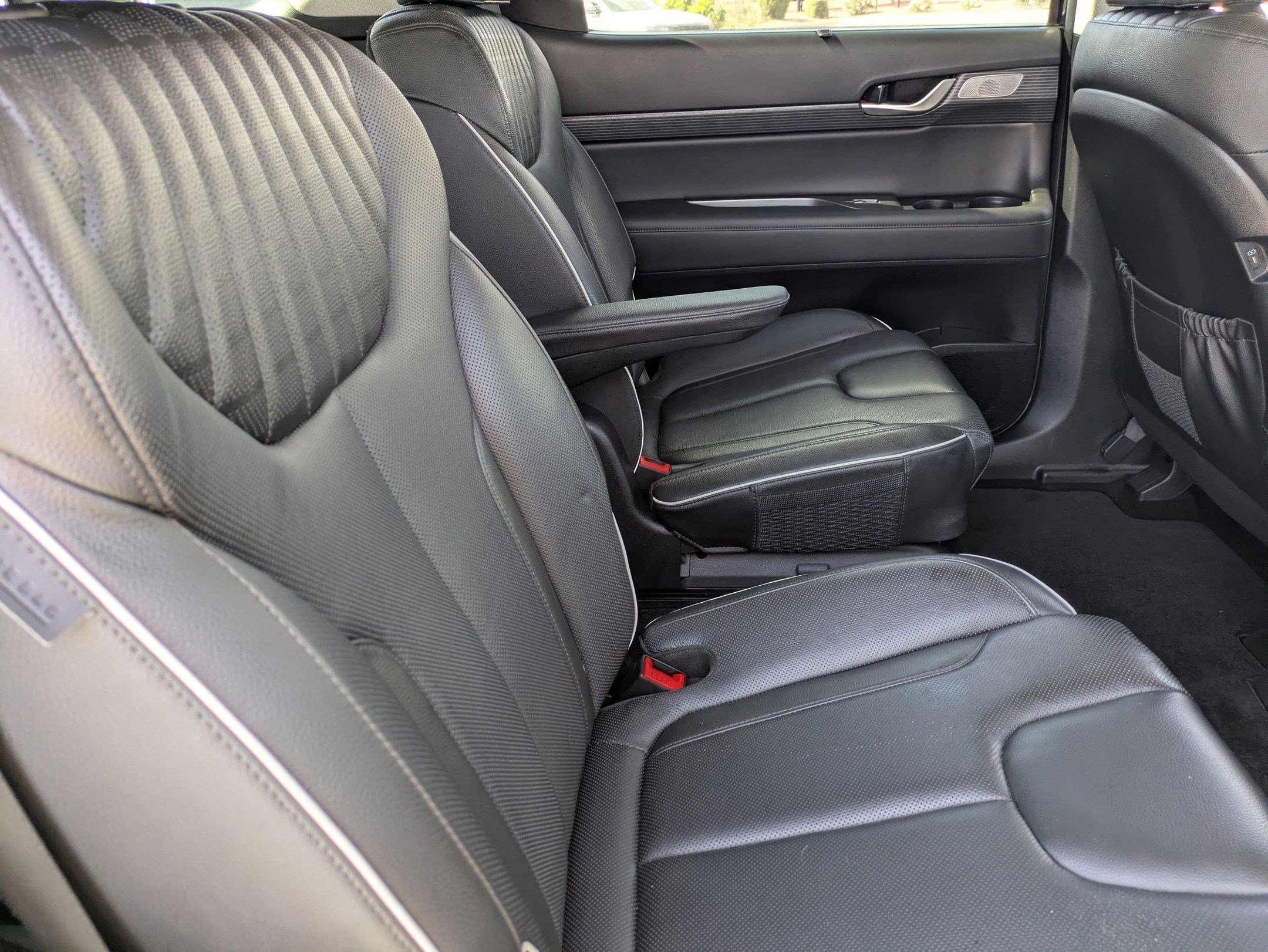 Certified Used 2023 Abyss Black Pearl Hyundai Limited image 16