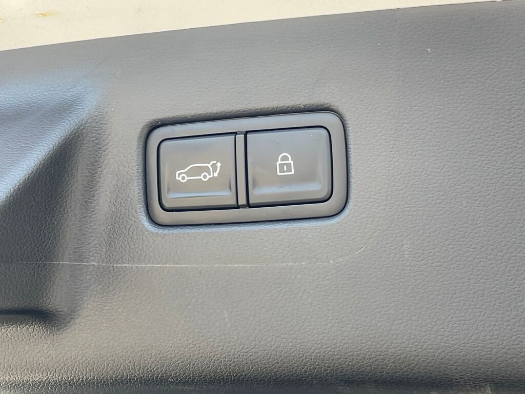 Used 2026 Shimmering Silver Hyundai SEL image 29
