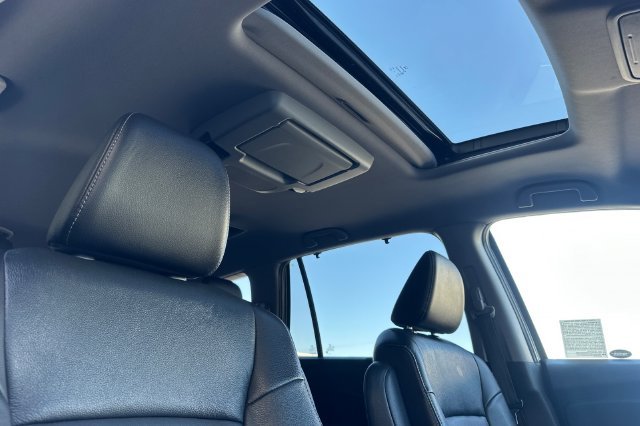 Used 2020  Honda Touring image 21