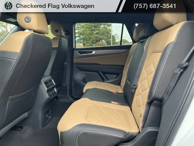 New 2026 White Volkswagen 2.0T SE w/Technology image 27