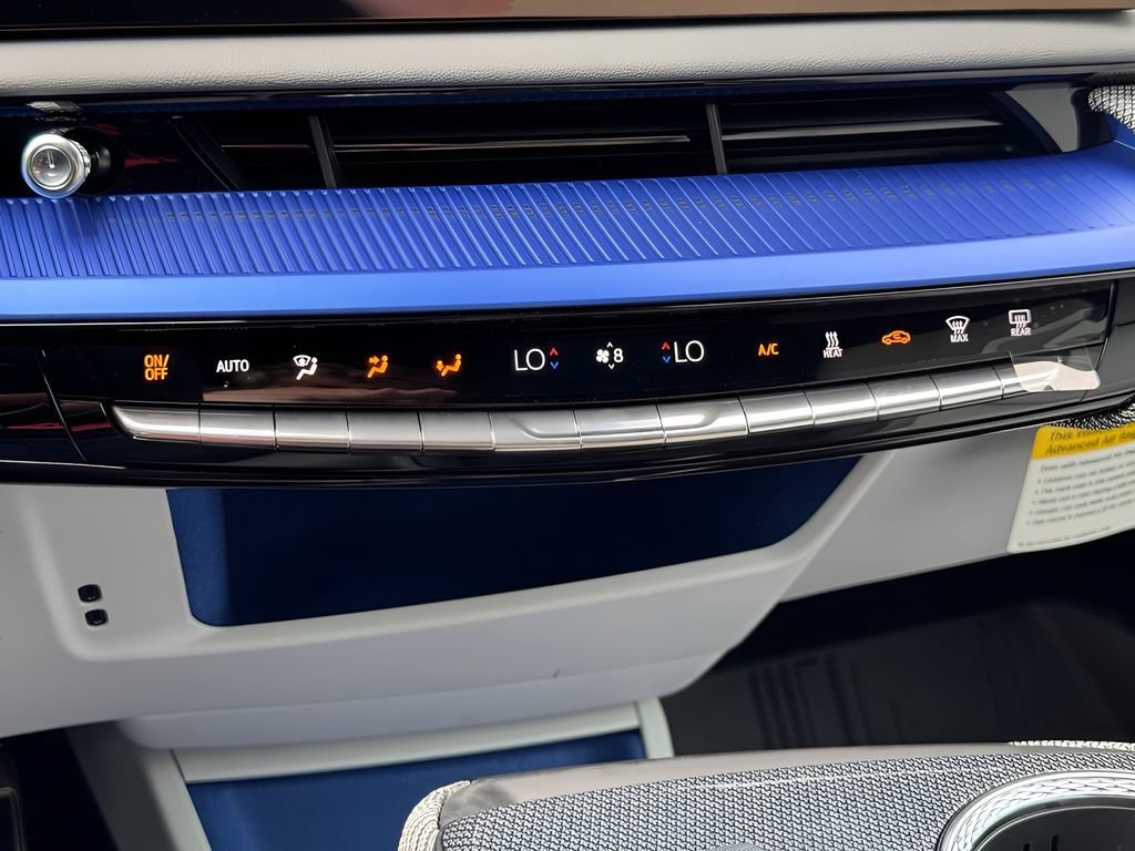 2027 Cadillac OPTIQ Luxury - Photo 27