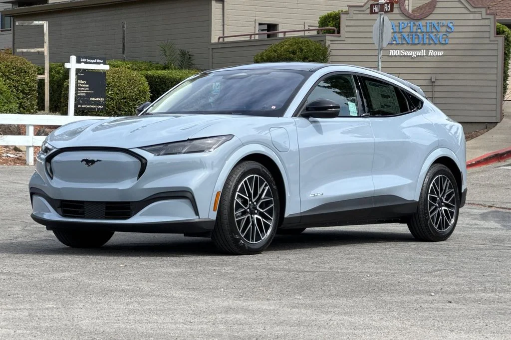 New 2026 Gray Metallic Ford Premium image 8