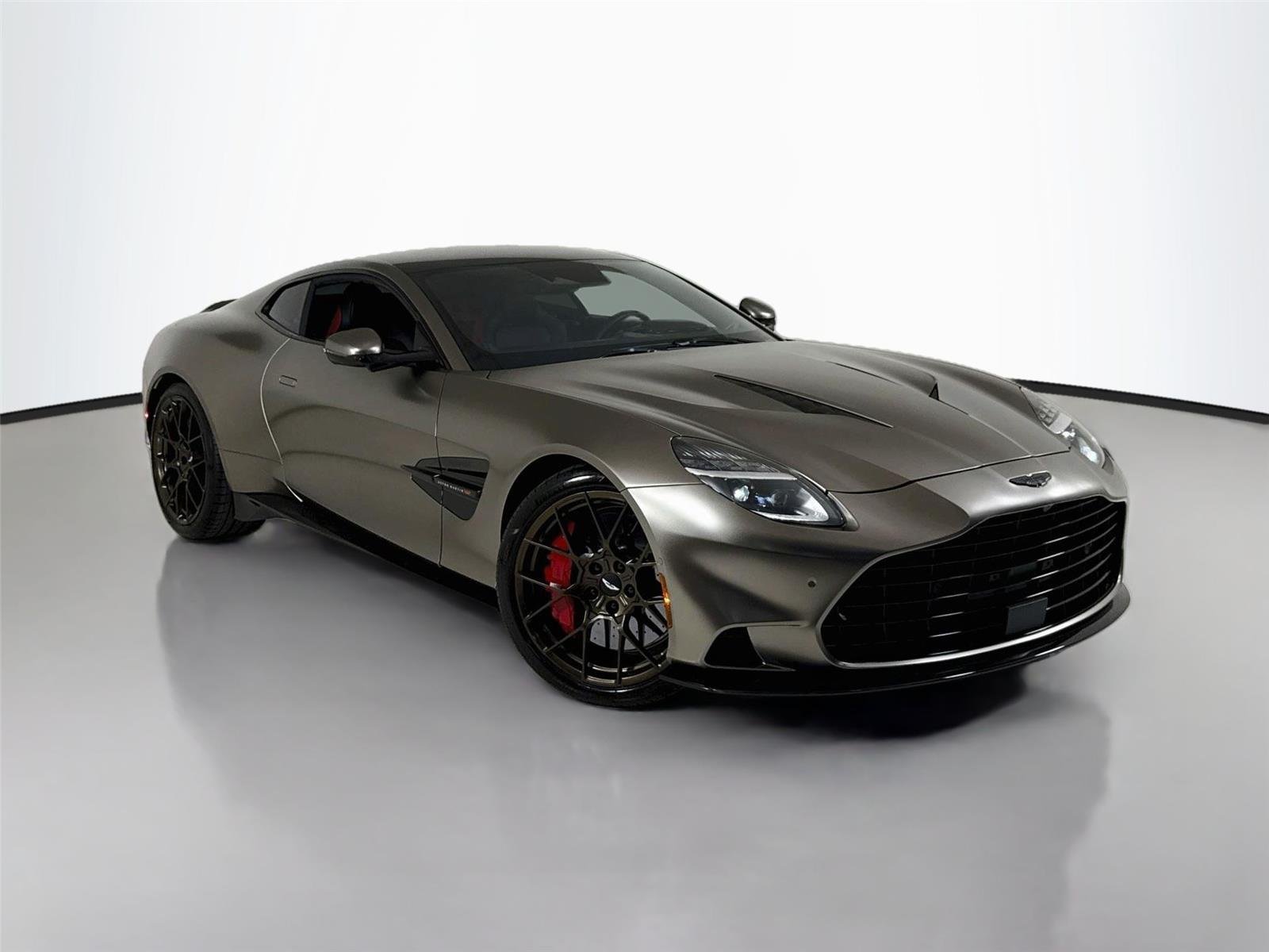 Used 2025  Aston Martin  image 42