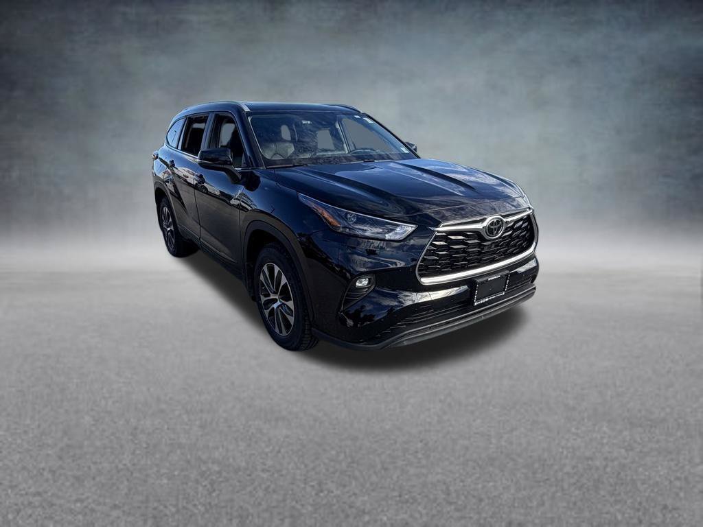 Used 2023 Black Toyota XLE image 8