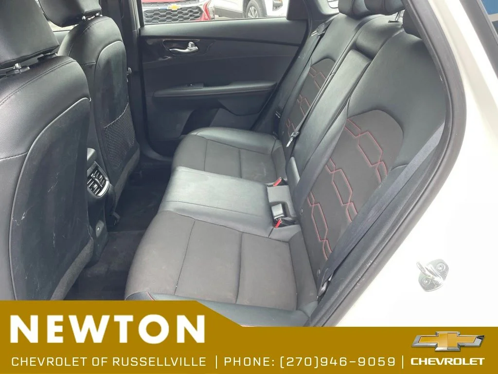 Used 2024 White Kia GT image 31