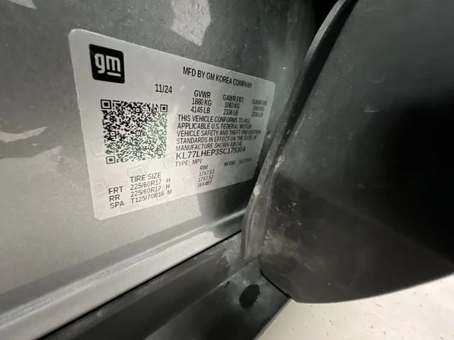 Used 2025 Gray Chevrolet LT image 32