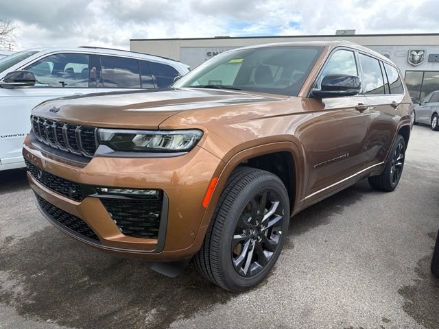 New 2026 Copper Shino Metallic Clear-Coat Exterior Paint Jeep Limited Reserve image 1