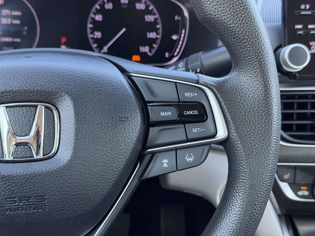 Used 2018 White Honda EX image 9