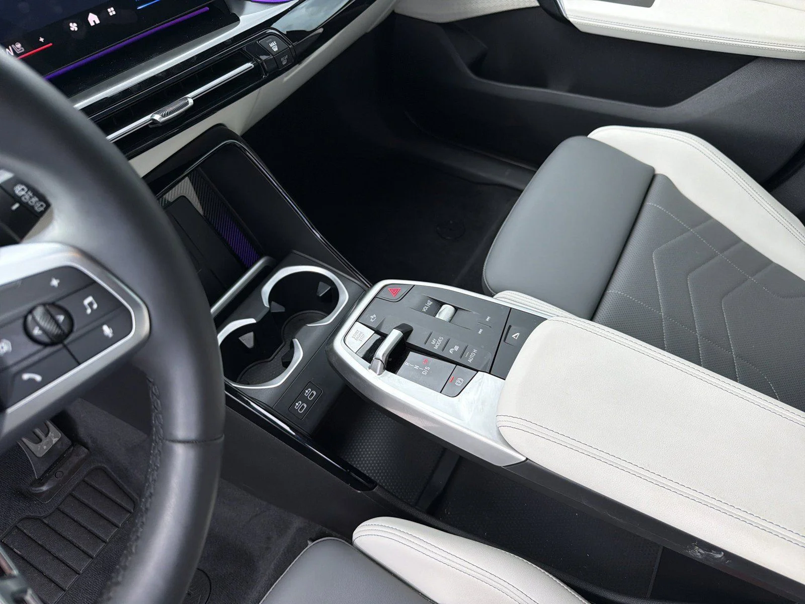 New 2026 Black Sapphire Metallic BMW xDrive28i image 22