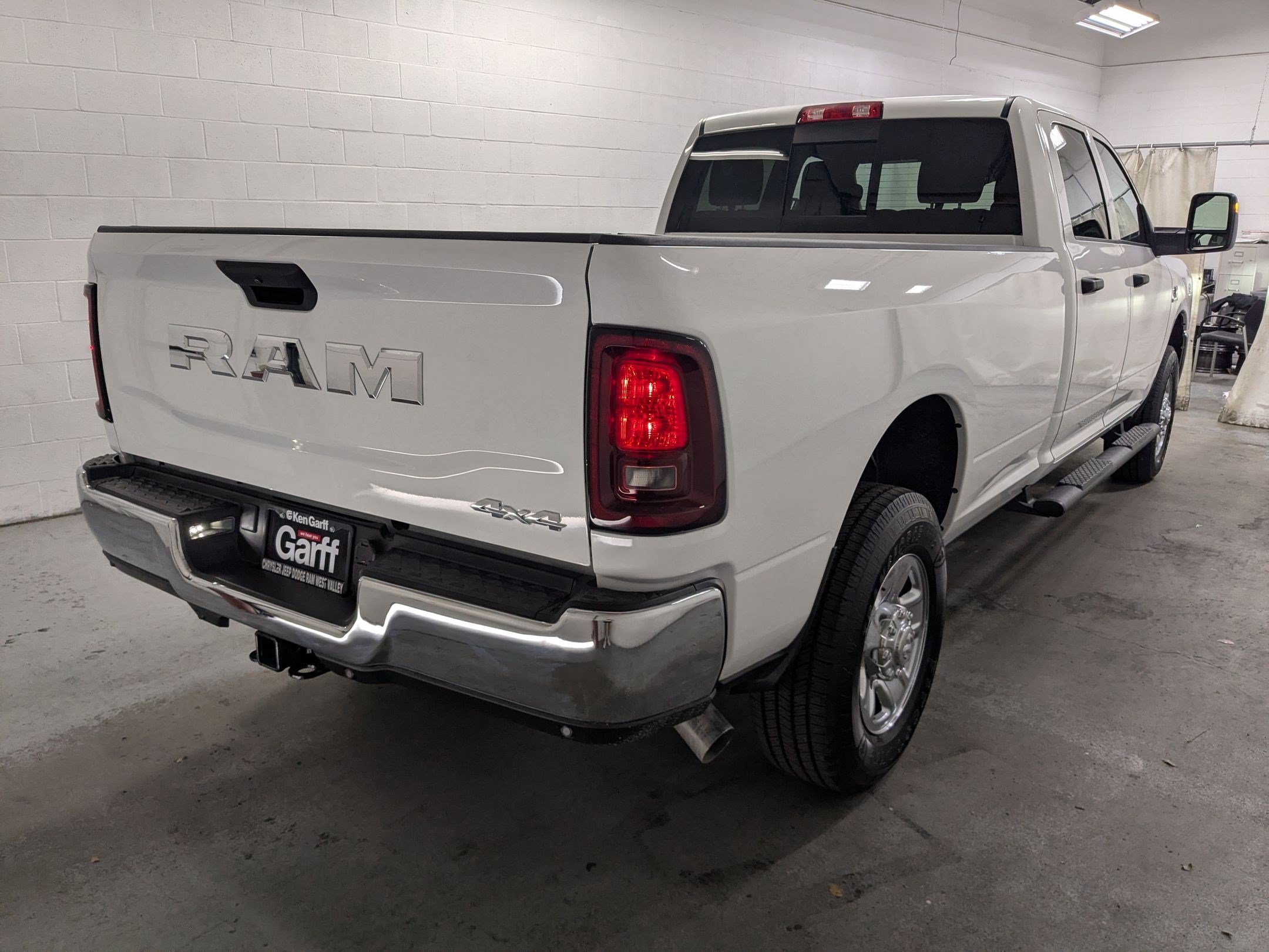 New 2026 Bright White Clear-Coat Exterior Paint RAM Tradesman image 4