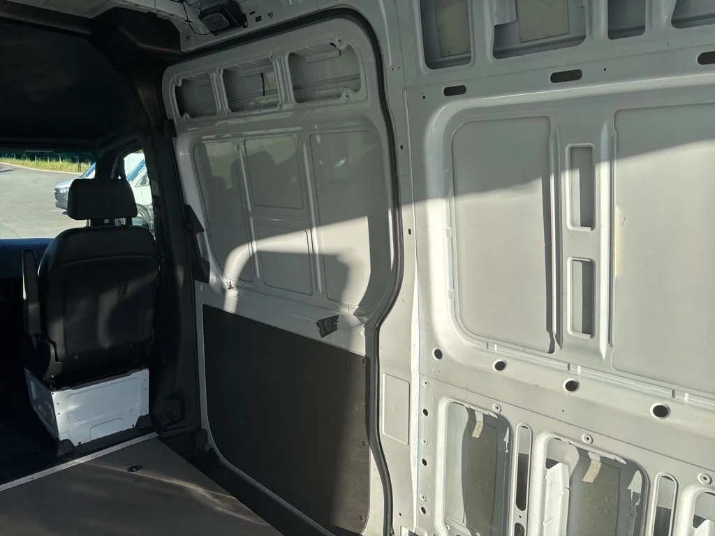 Used 2025 Arctic White Mercedes-Benz Cargo 170 WB image 12