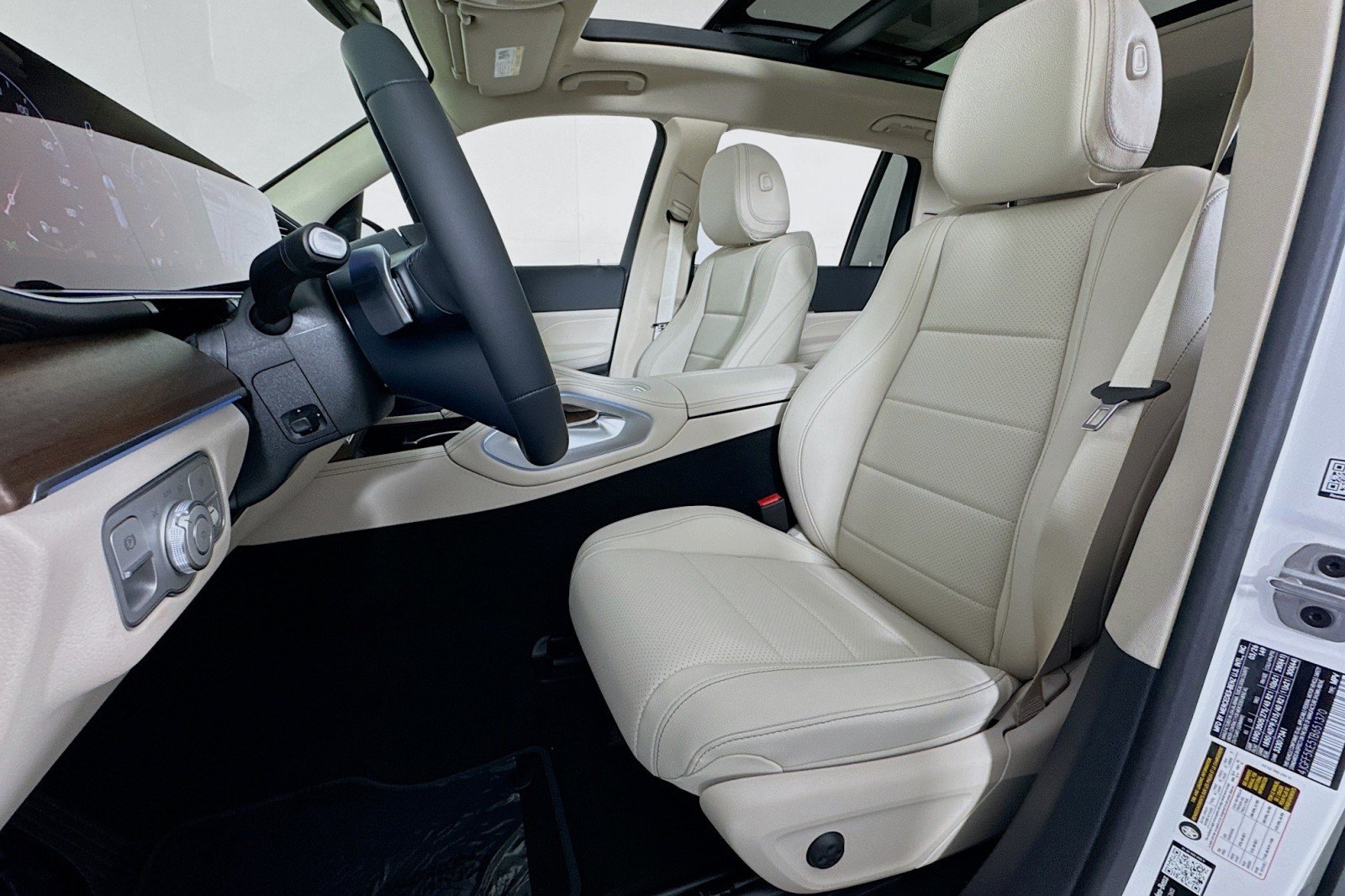 New 2026 Polar White Mercedes-Benz GLS 450 4MATIC® SUV image 17