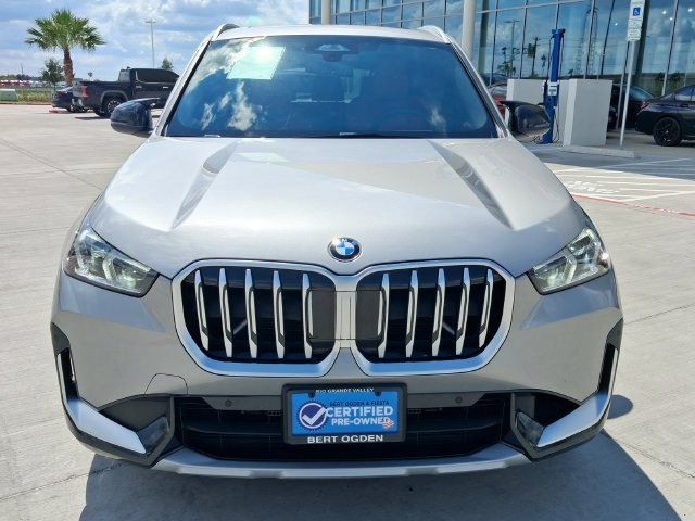 Used 2025 Silver BMW xDrive28i image 4