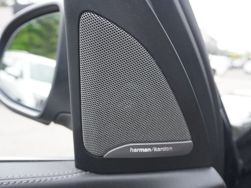 Used 2024 Black BMW xDrive40i image 37