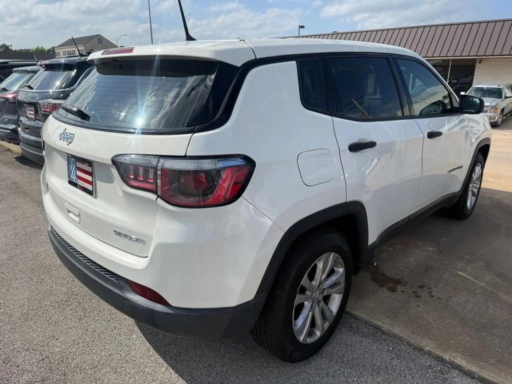Used 2018 White Jeep Sport image 30