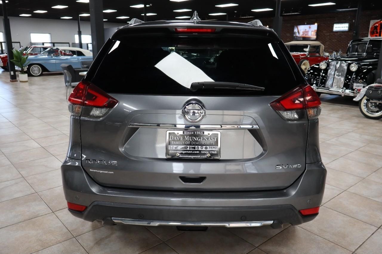 2019 Nissan Rogue SV photo 4