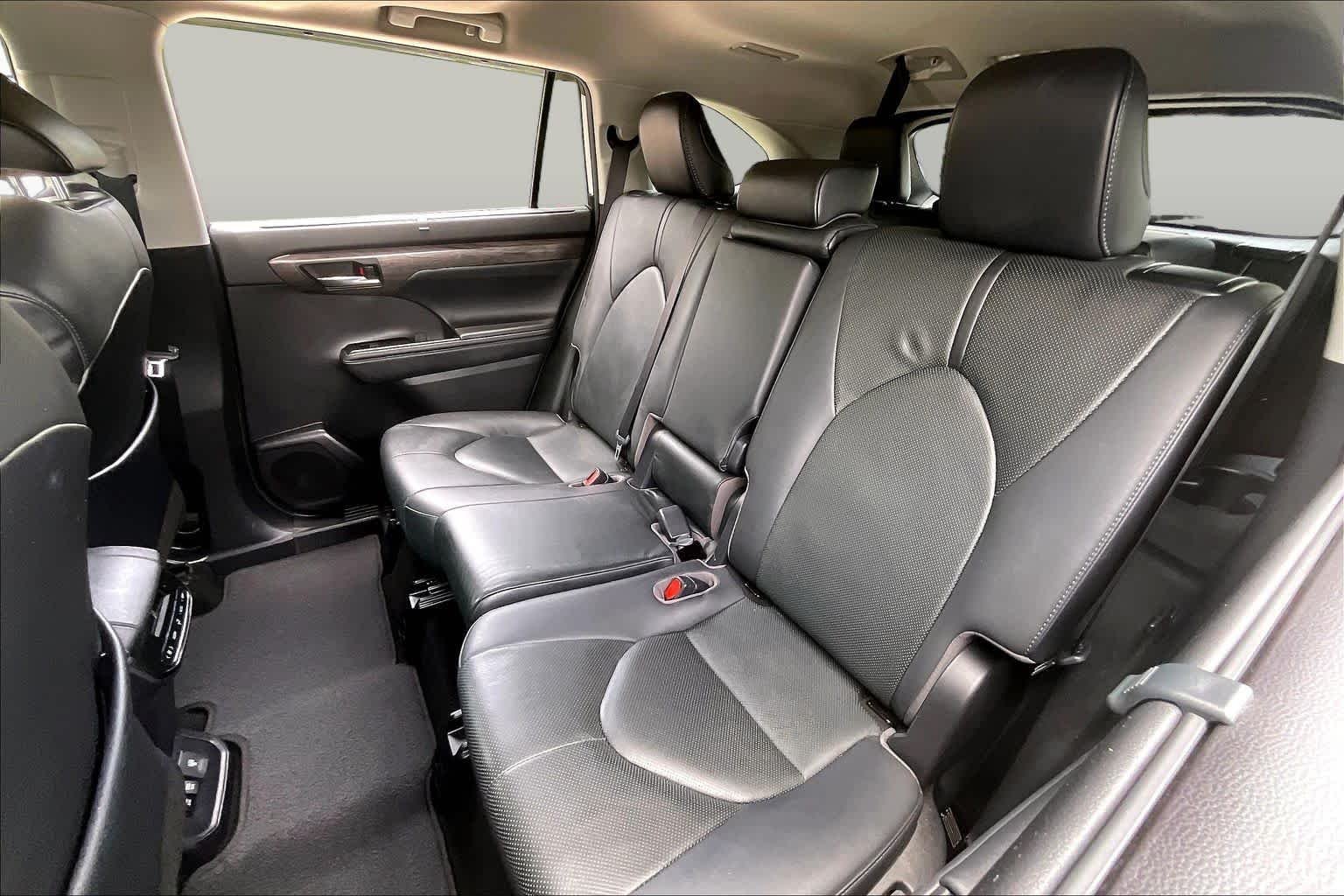 Used 2020 Blizzard Pearl Toyota Limited image 19