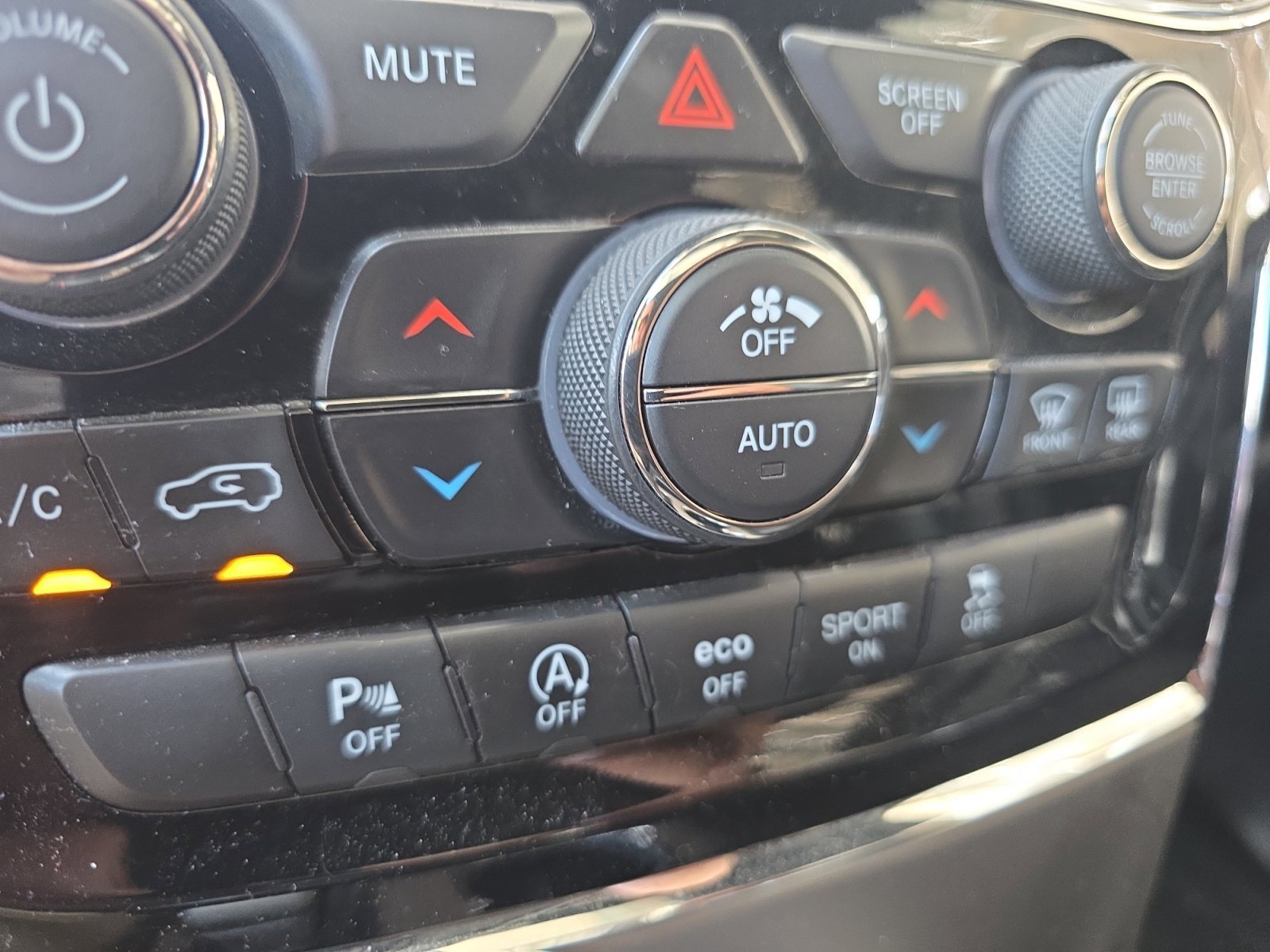 Used 2019 Bright White Clearcoat Jeep Altitude image 16
