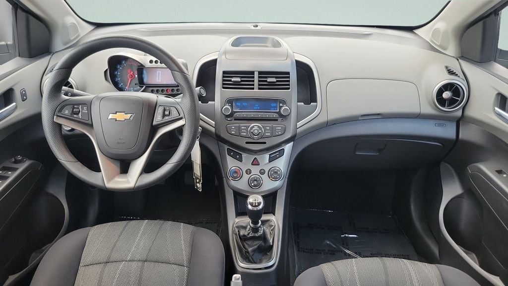 2014 Chevrolet Sonic LT - Photo 11