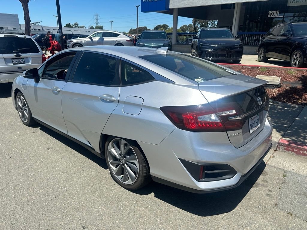 Used 2021  Honda Base image 2