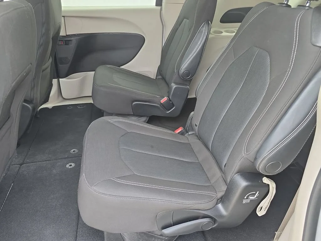 Used 2023 White Chrysler LX image 26