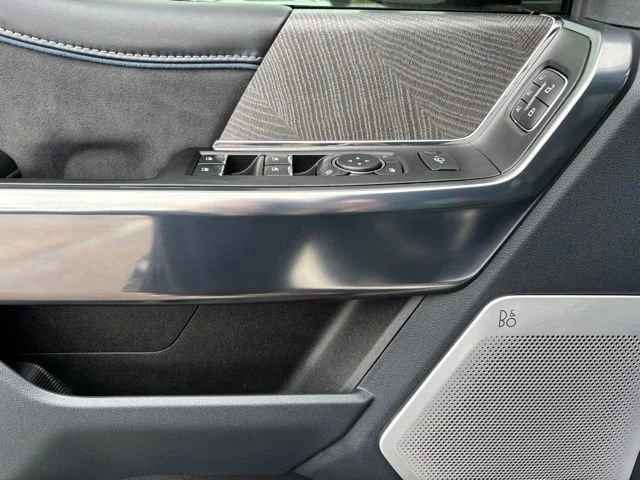 Used 2025 White Ford XL image 11
