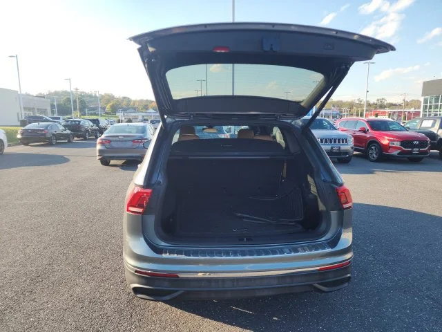 Used 2022 Gray Volkswagen 2.0T SE image 8