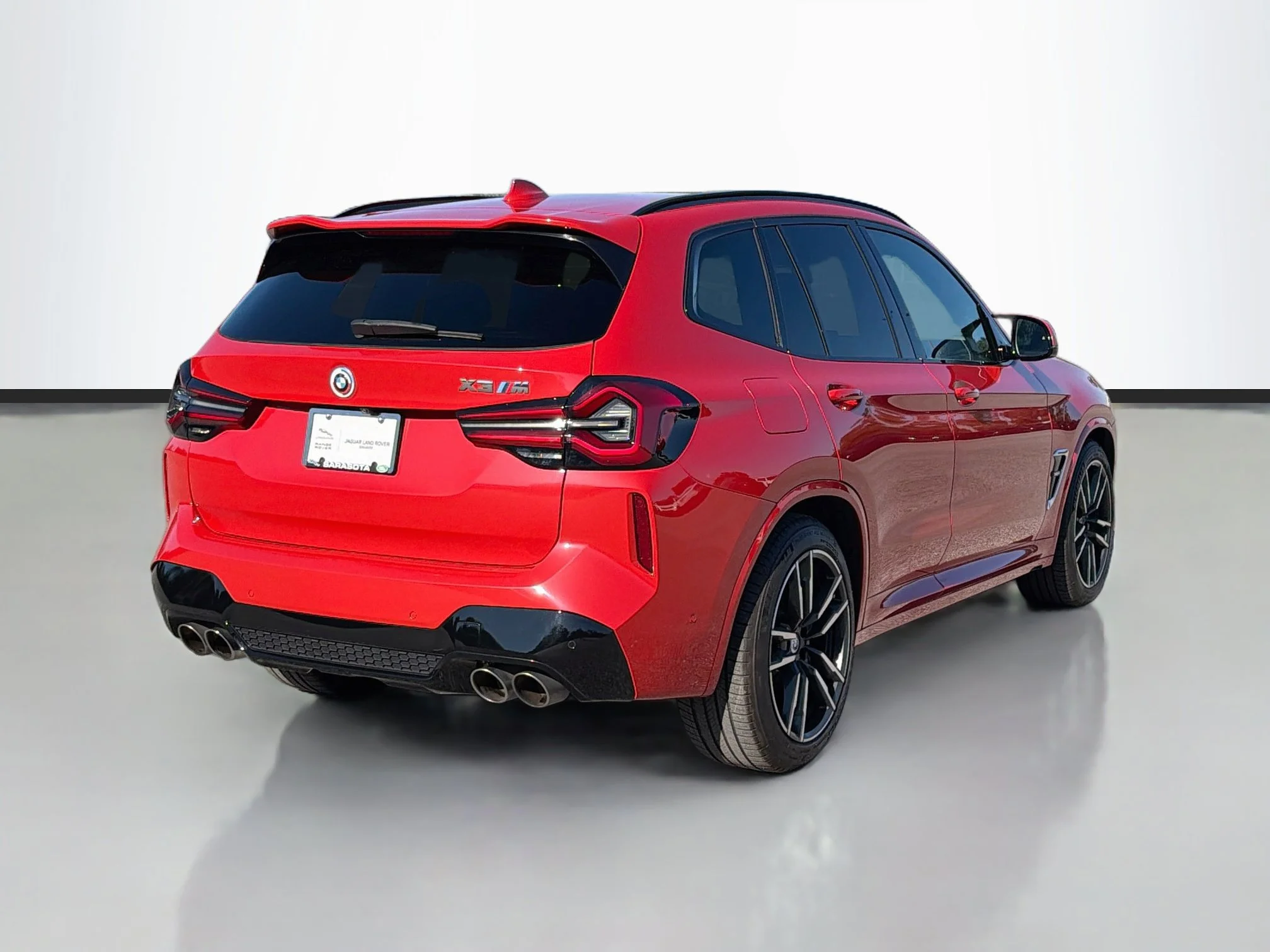 Used 2023 Toronto Red Metallic BMW M image 5