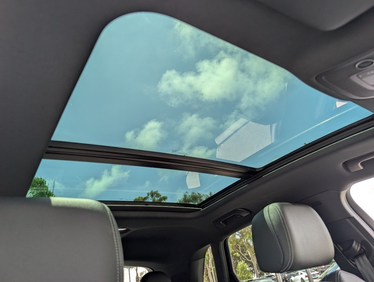Used 2025 Glacier White Audi Premium image 7