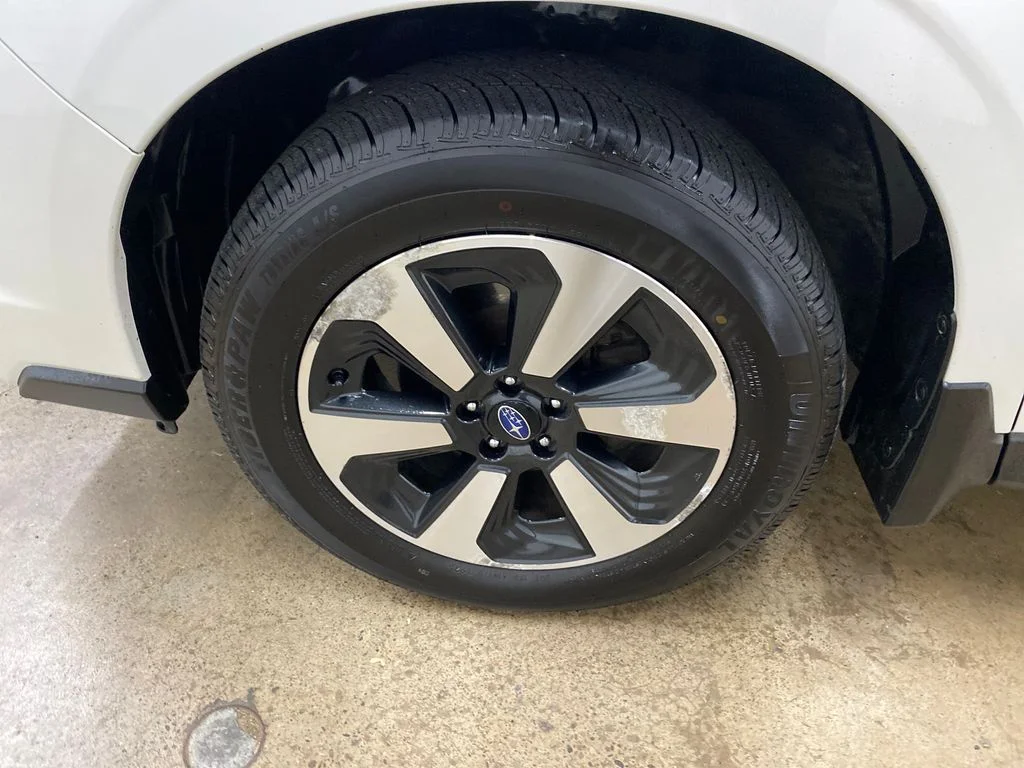 Used 2018 White Subaru 2.5i Limited image 18