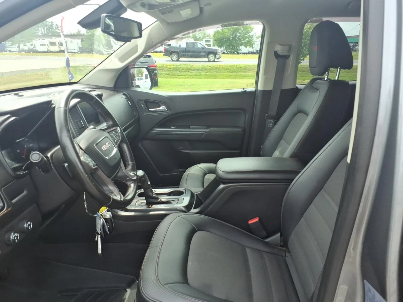 Used 2021 Steel Metallic GMC AT4 w/Cloth image 14