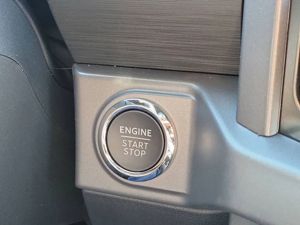 New 2026 Oxford White Ford XLT image 31