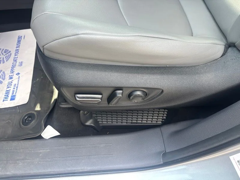 Used 2022 Silver Toyota XLE image 32