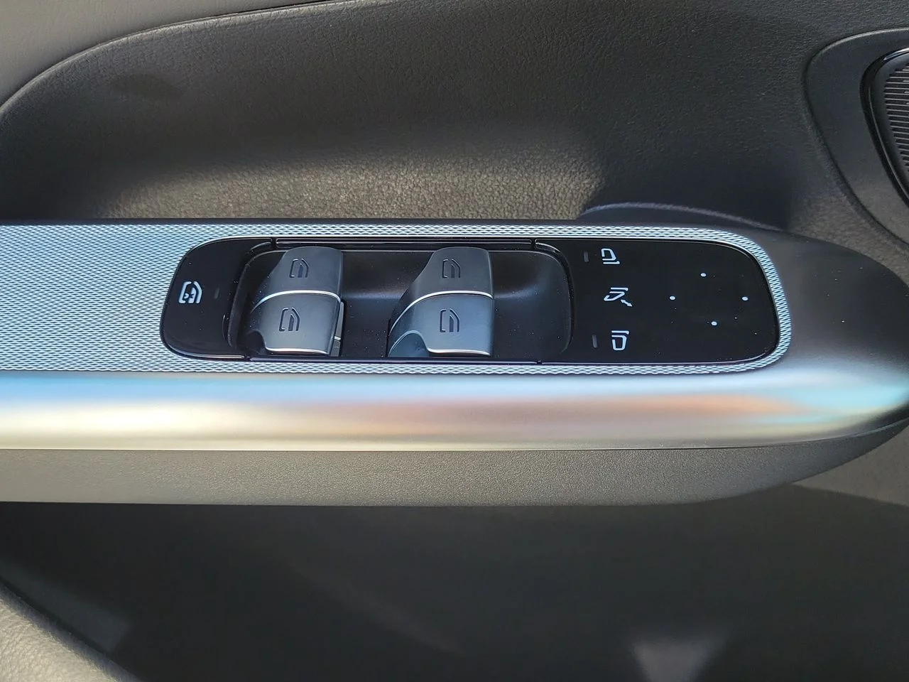 New 2026 Cirrus Silver Metallic Mercedes-Benz AMG® GLC 43 4MATIC® SUV image 28