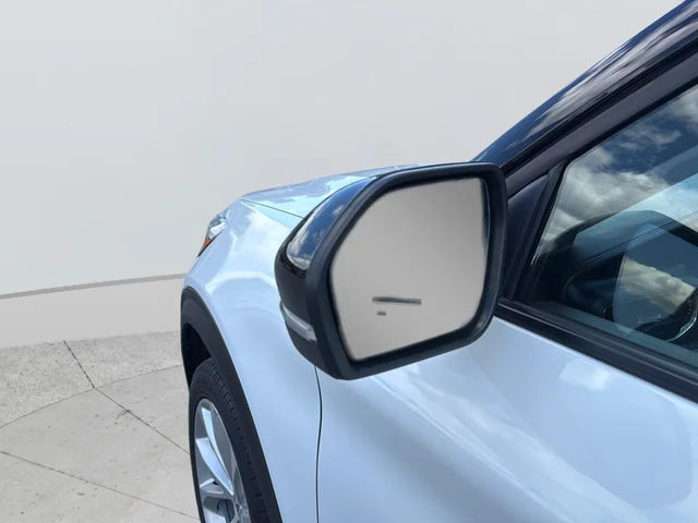Used 2022 White Ford Platinum image 15