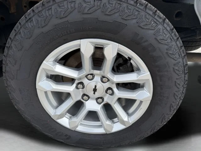Used 2022 SUMMIT WHITE Chevrolet LT image 30
