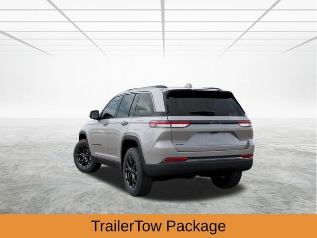 New 2026 Silver Zynith Exterior Paint Jeep Altitude image 4