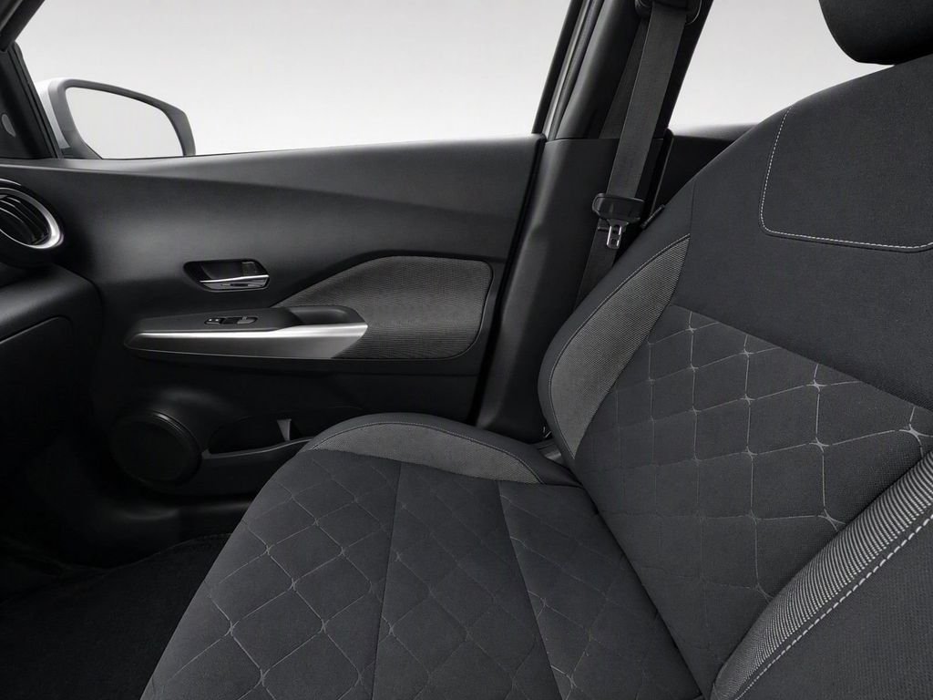 Used 2018 Silver Nissan SV image 30