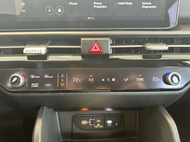 New 2026 Glacial White Pearl Kia EX image 18