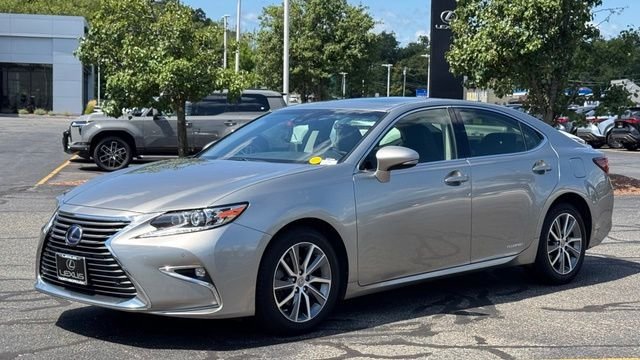 Used 2017 Atomic Silver Lexus 300h image 2