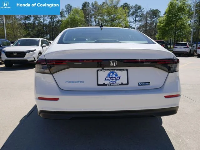 New 2026 Platinum White Pearl Honda SE image 4