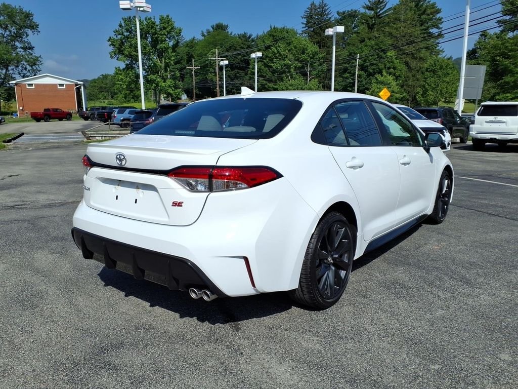 Used 2024 Ice Cap Toyota SE image 5
