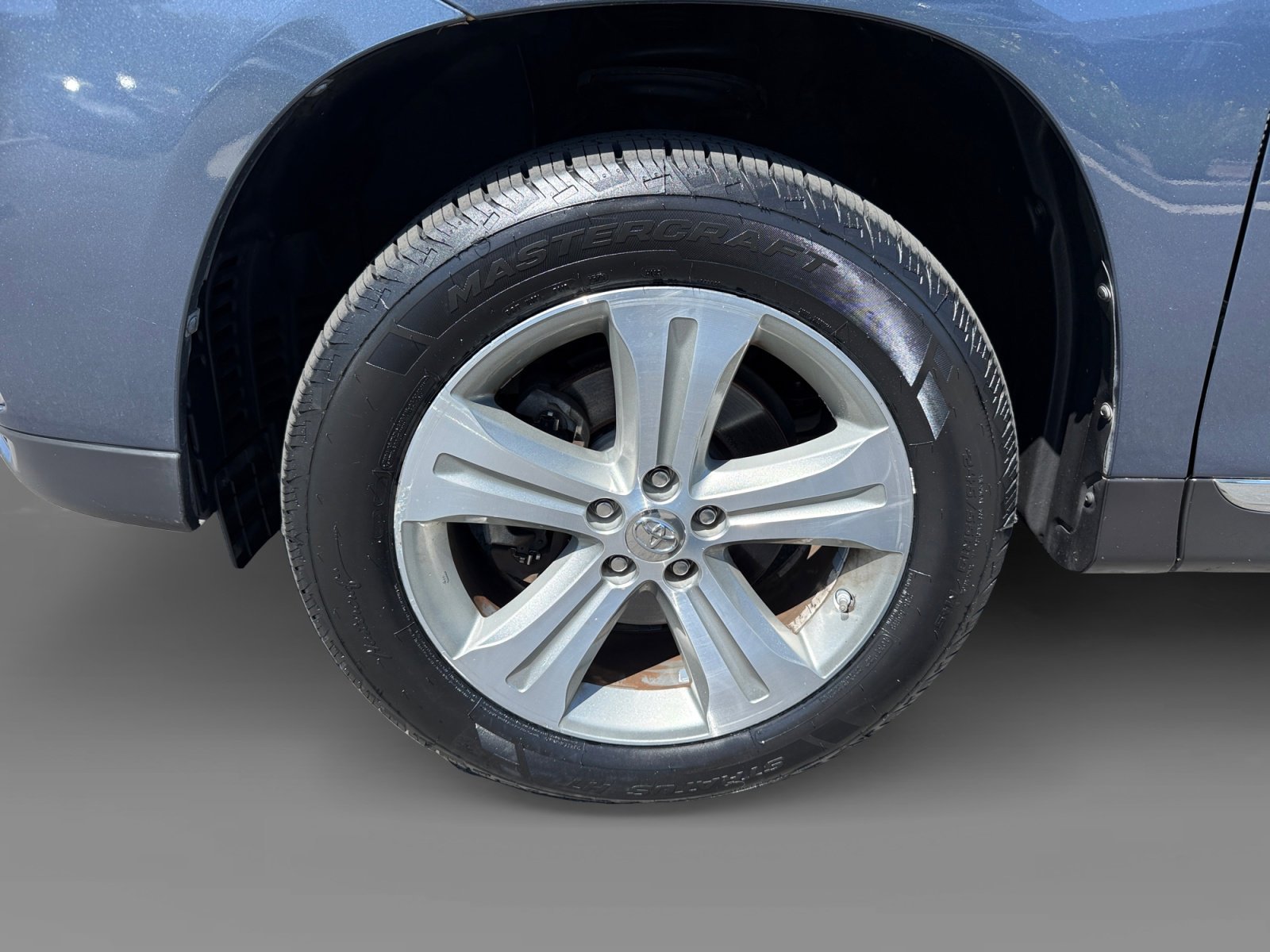 Used 2012 Shoreline Mist Toyota Limited image 9
