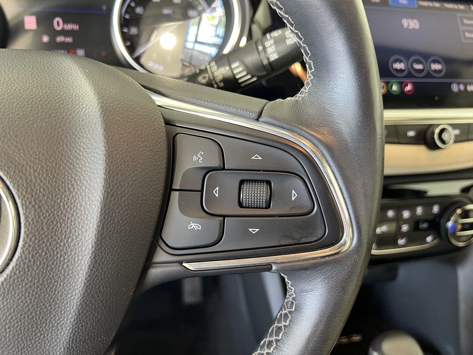 Used 2023 Moonstone Gray Metallic Buick Essence image 12