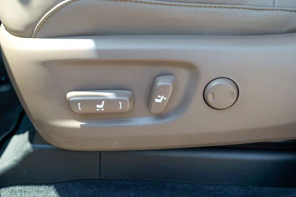 Used 2023 Caviar Lexus 460 image 25