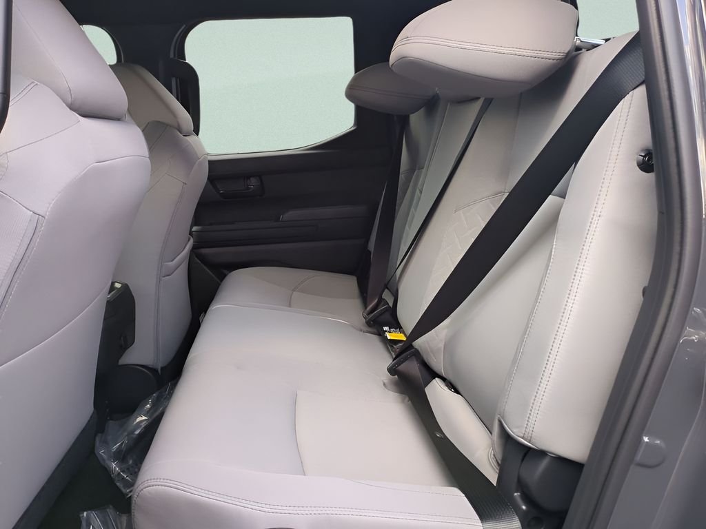 2025 Toyota Tacoma SR5 - Photo 13