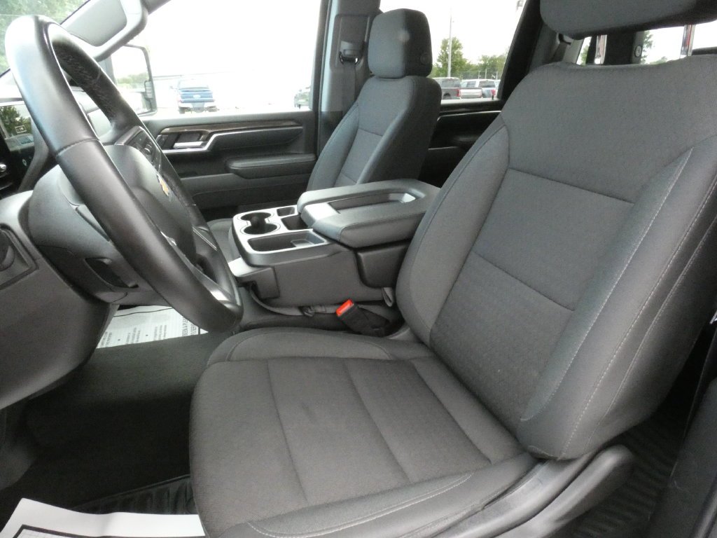 Used 2026 White Chevrolet LT image 6