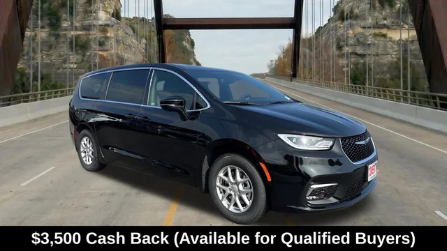 2026 Chrysler Pacifica Select's photo