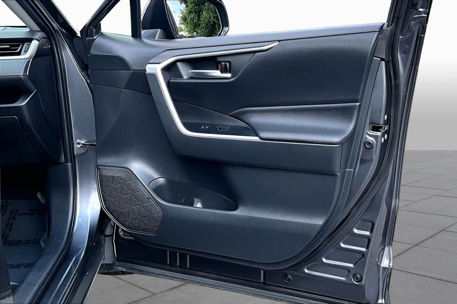 Used 2019 Magnetic Gray Metallic Toyota XLE image 23
